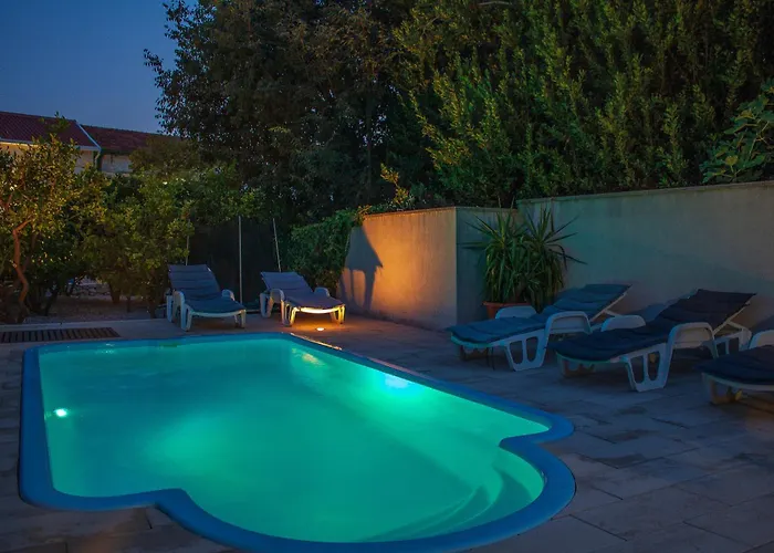 Peaceful Oasis With Pool * درفينيك