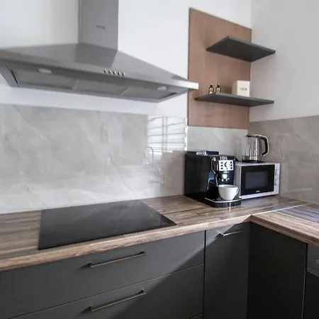 Peaceful Oasis With Pool בית נופש דרבניק