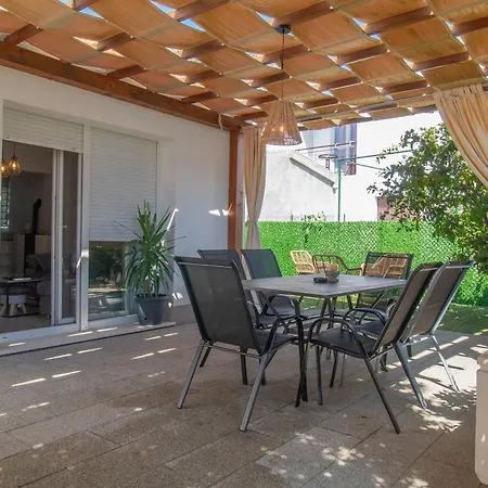 בית נופש Peaceful Oasis With Pool דרבניק