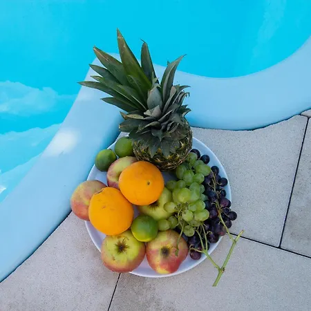 Peaceful Oasis With Pool בית נופש דרבניק