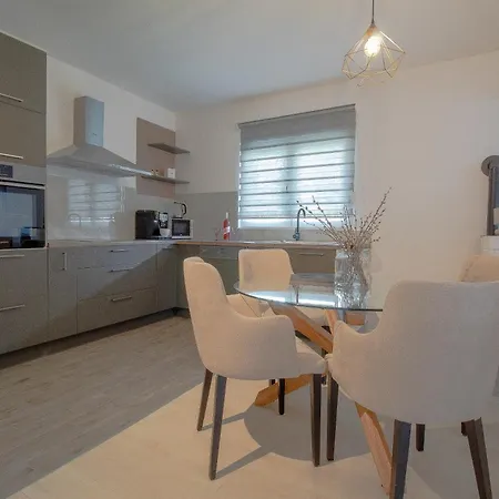 Peaceful Oasis With Pool * דרבניק