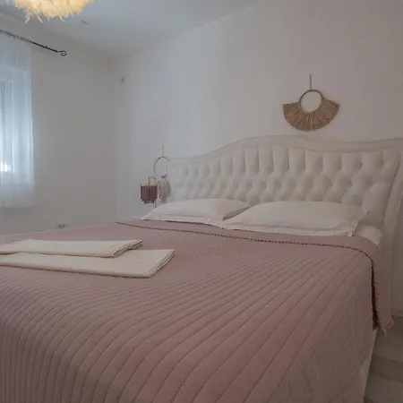 Peaceful Oasis With Pool *