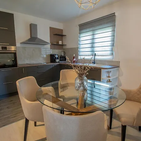 Peaceful Oasis With Pool *