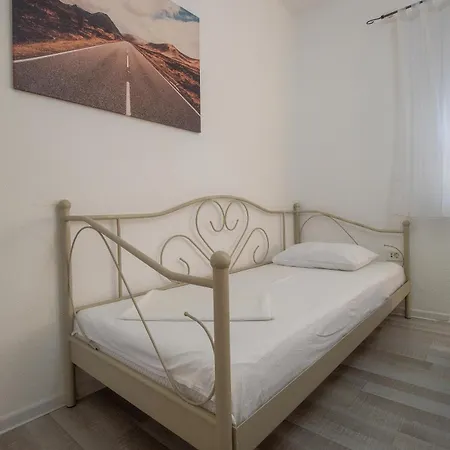 Peaceful Oasis With Pool