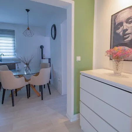 בית נופש Peaceful Oasis With Pool דרבניק