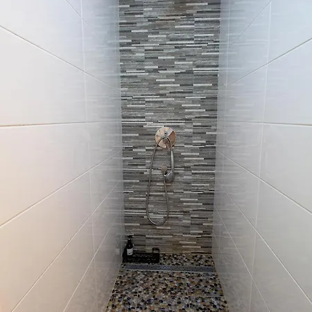 Peaceful Oasis With Pool דרבניק