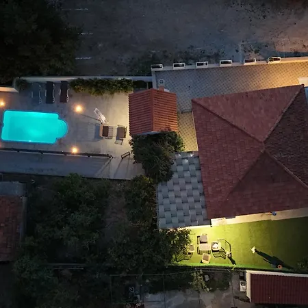 Feriehus Peaceful Oasis With Pool *