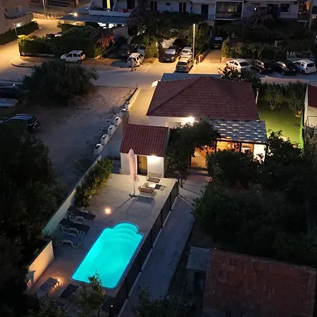 Feriehus Peaceful Oasis With Pool Drvenik (Split-Dalmatia)