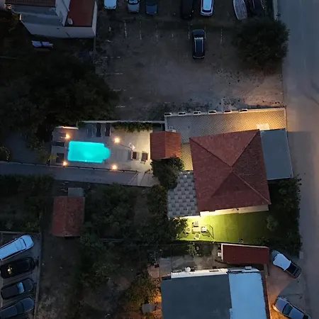 Peaceful Oasis With Pool Feriehus
